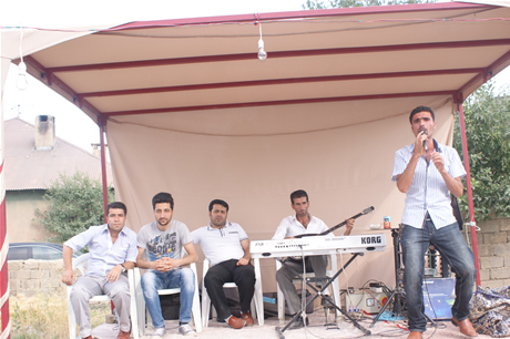 Yüksekova'da 16-17 Temmuz 2011 tarihlerinde evlenen bazı çiftleri sizler için sayfamıza taşıdık. Yüksekova Güncel Ailesi olarak tüm çiftlerimize mutluluklar diliyoruz