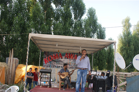 Yüksekova'da 16-17 Temmuz 2011 tarihlerinde evlenen bazı çiftleri sizler için sayfamıza taşıdık. Yüksekova Güncel Ailesi olarak tüm çiftlerimize mutluluklar diliyoruz