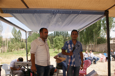 Yüksekova'da 16-17 Temmuz 2011 tarihlerinde evlenen bazı çiftleri sizler için sayfamıza taşıdık. Yüksekova Güncel Ailesi olarak tüm çiftlerimize mutluluklar diliyoruz