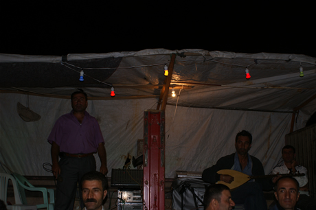 Yüksekova'da 16-17 Temmuz 2011 tarihlerinde evlenen bazı çiftleri sizler için sayfamıza taşıdık. Yüksekova Güncel Ailesi olarak tüm çiftlerimize mutluluklar diliyoruz