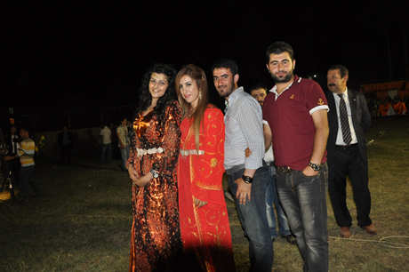 Yüksekova'da 23-24 Temmuz 2011 tarihlerinde evlenen bazı çiftleri sizler için sayfamıza taşıdık. Yüksekova Güncel Ailesi olarak tüm çiftlerimize mutluluklar diliyoruz...