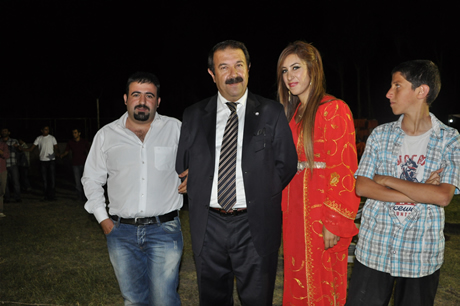 Yüksekova'da 23-24 Temmuz 2011 tarihlerinde evlenen bazı çiftleri sizler için sayfamıza taşıdık. Yüksekova Güncel Ailesi olarak tüm çiftlerimize mutluluklar diliyoruz...