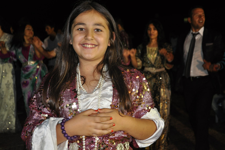 Yüksekova'da 23-24 Temmuz 2011 tarihlerinde evlenen bazı çiftleri sizler için sayfamıza taşıdık. Yüksekova Güncel Ailesi olarak tüm çiftlerimize mutluluklar diliyoruz...