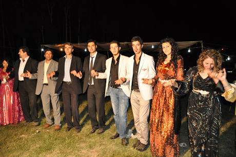 Yüksekova'da 23-24 Temmuz 2011 tarihlerinde evlenen bazı çiftleri sizler için sayfamıza taşıdık. Yüksekova Güncel Ailesi olarak tüm çiftlerimize mutluluklar diliyoruz...