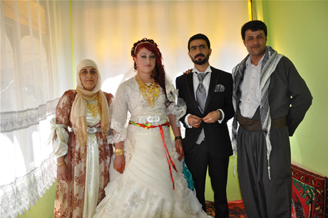 Yüksekova'da 23-24 Temmuz 2011 tarihlerinde evlenen bazı çiftleri sizler için sayfamıza taşıdık. Yüksekova Güncel Ailesi olarak tüm çiftlerimize mutluluklar diliyoruz...