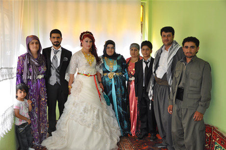 Yüksekova'da 23-24 Temmuz 2011 tarihlerinde evlenen bazı çiftleri sizler için sayfamıza taşıdık. Yüksekova Güncel Ailesi olarak tüm çiftlerimize mutluluklar diliyoruz...