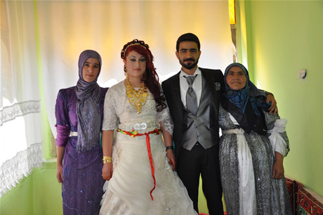 Yüksekova'da 23-24 Temmuz 2011 tarihlerinde evlenen bazı çiftleri sizler için sayfamıza taşıdık. Yüksekova Güncel Ailesi olarak tüm çiftlerimize mutluluklar diliyoruz...