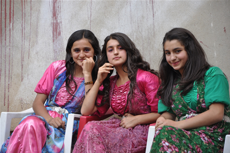 Yüksekova'da 23-24 Temmuz 2011 tarihlerinde evlenen bazı çiftleri sizler için sayfamıza taşıdık. Yüksekova Güncel Ailesi olarak tüm çiftlerimize mutluluklar diliyoruz...