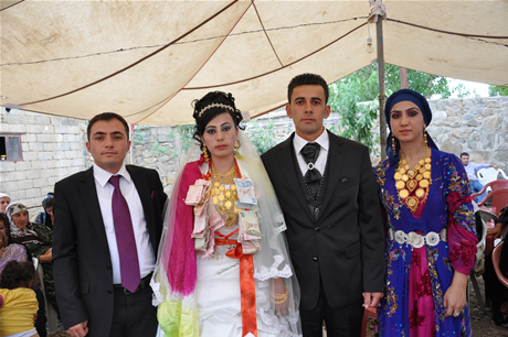 Yüksekova'da 23-24 Temmuz 2011 tarihlerinde evlenen bazı çiftleri sizler için sayfamıza taşıdık. Yüksekova Güncel Ailesi olarak tüm çiftlerimize mutluluklar diliyoruz...