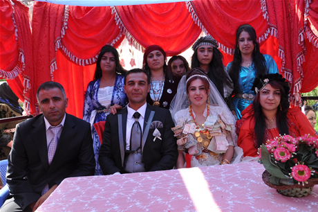 Yüksekova'da 23-24 Temmuz 2011 tarihlerinde evlenen bazı çiftleri sizler için sayfamıza taşıdık. Yüksekova Güncel Ailesi olarak tüm çiftlerimize mutluluklar diliyoruz...