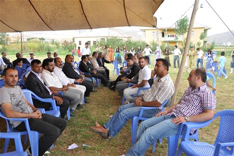 Yüksekova'da 23-24 Temmuz 2011 tarihlerinde evlenen bazı çiftleri sizler için sayfamıza taşıdık. Yüksekova Güncel Ailesi olarak tüm çiftlerimize mutluluklar diliyoruz...