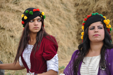 Yüksekova'da 23-24 Temmuz 2011 tarihlerinde evlenen bazı çiftleri sizler için sayfamıza taşıdık. Yüksekova Güncel Ailesi olarak tüm çiftlerimize mutluluklar diliyoruz...