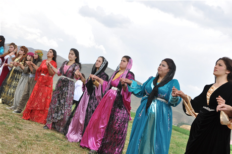 Yüksekova'da 23-24 Temmuz 2011 tarihlerinde evlenen bazı çiftleri sizler için sayfamıza taşıdık. Yüksekova Güncel Ailesi olarak tüm çiftlerimize mutluluklar diliyoruz...