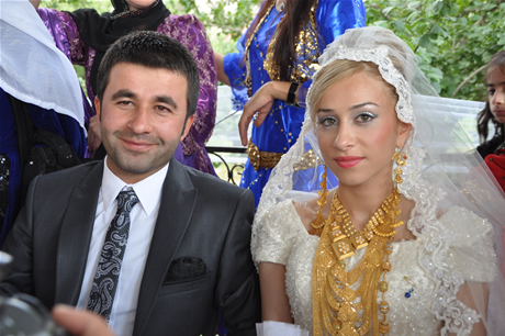 Yüksekova'da 23-24 Temmuz 2011 tarihlerinde evlenen bazı çiftleri sizler için sayfamıza taşıdık. Yüksekova Güncel Ailesi olarak tüm çiftlerimize mutluluklar diliyoruz...
