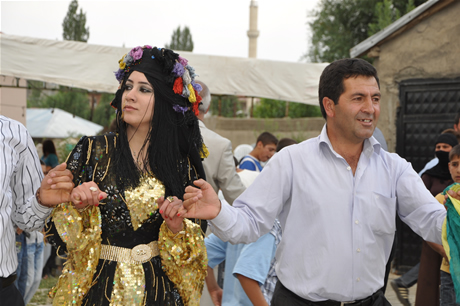 Yüksekova'da 23-24 Temmuz 2011 tarihlerinde evlenen bazı çiftleri sizler için sayfamıza taşıdık. Yüksekova Güncel Ailesi olarak tüm çiftlerimize mutluluklar diliyoruz...