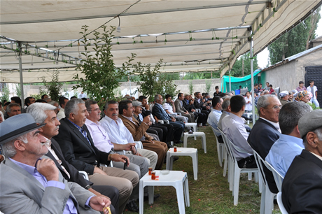 Yüksekova'da 23-24 Temmuz 2011 tarihlerinde evlenen bazı çiftleri sizler için sayfamıza taşıdık. Yüksekova Güncel Ailesi olarak tüm çiftlerimize mutluluklar diliyoruz...