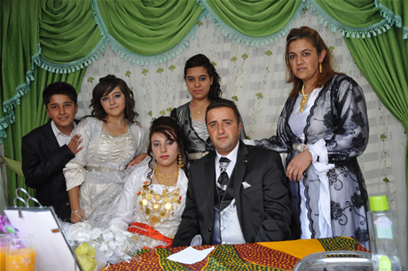 Yüksekova'da 23-24 Temmuz 2011 tarihlerinde evlenen bazı çiftleri sizler için sayfamıza taşıdık. Yüksekova Güncel Ailesi olarak tüm çiftlerimize mutluluklar diliyoruz...