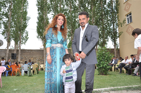 Yüksekova'da 23-24 Temmuz 2011 tarihlerinde evlenen bazı çiftleri sizler için sayfamıza taşıdık. Yüksekova Güncel Ailesi olarak tüm çiftlerimize mutluluklar diliyoruz...