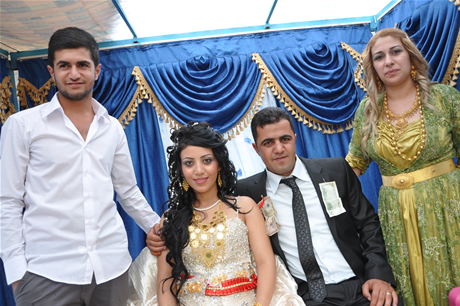 Yüksekova'da 23-24 Temmuz 2011 tarihlerinde evlenen bazı çiftleri sizler için sayfamıza taşıdık. Yüksekova Güncel Ailesi olarak tüm çiftlerimize mutluluklar diliyoruz...