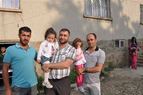 Yüksekova'da 23-24 Temmuz 2011 tarihlerinde evlenen bazı çiftleri sizler için sayfamıza taşıdık. Yüksekova Güncel Ailesi olarak tüm çiftlerimize mutluluklar diliyoruz...