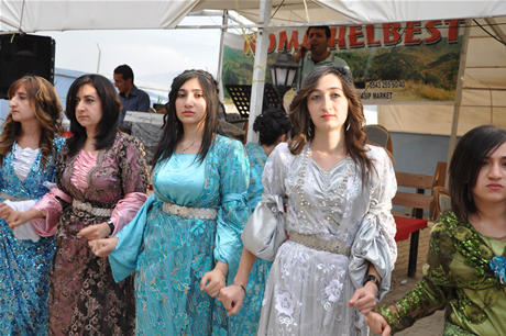 Yüksekova'da 23-24 Temmuz 2011 tarihlerinde evlenen bazı çiftleri sizler için sayfamıza taşıdık. Yüksekova Güncel Ailesi olarak tüm çiftlerimize mutluluklar diliyoruz...