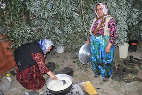Yüksekova'da 23-24 Temmuz 2011 tarihlerinde evlenen bazı çiftleri sizler için sayfamıza taşıdık. Yüksekova Güncel Ailesi olarak tüm çiftlerimize mutluluklar diliyoruz...