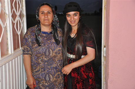 Yüksekova'da 23-24 Temmuz 2011 tarihlerinde evlenen bazı çiftleri sizler için sayfamıza taşıdık. Yüksekova Güncel Ailesi olarak tüm çiftlerimize mutluluklar diliyoruz...