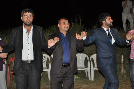 Yüksekova'da 23-24 Temmuz 2011 tarihlerinde evlenen bazı çiftleri sizler için sayfamıza taşıdık. Yüksekova Güncel Ailesi olarak tüm çiftlerimize mutluluklar diliyoruz...