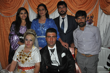 Yüksekova'da 23-24 Temmuz 2011 tarihlerinde evlenen bazı çiftleri sizler için sayfamıza taşıdık. Yüksekova Güncel Ailesi olarak tüm çiftlerimize mutluluklar diliyoruz...