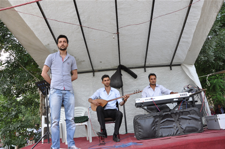 Yüksekova'da 23-24 Temmuz 2011 tarihlerinde evlenen bazı çiftleri sizler için sayfamıza taşıdık. Yüksekova Güncel Ailesi olarak tüm çiftlerimize mutluluklar diliyoruz...