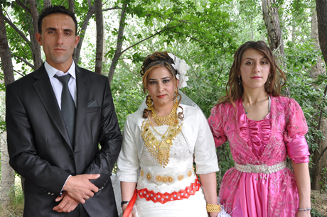 Yüksekova'da 23-24 Temmuz 2011 tarihlerinde evlenen bazı çiftleri sizler için sayfamıza taşıdık. Yüksekova Güncel Ailesi olarak tüm çiftlerimize mutluluklar diliyoruz...