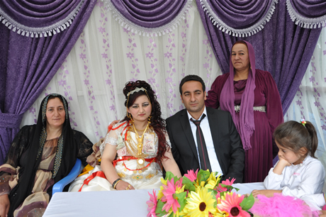 Yüksekova'da 23-24 Temmuz 2011 tarihlerinde evlenen bazı çiftleri sizler için sayfamıza taşıdık. Yüksekova Güncel Ailesi olarak tüm çiftlerimize mutluluklar diliyoruz...