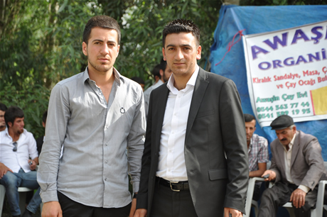 Yüksekova'da 23-24 Temmuz 2011 tarihlerinde evlenen bazı çiftleri sizler için sayfamıza taşıdık. Yüksekova Güncel Ailesi olarak tüm çiftlerimize mutluluklar diliyoruz...