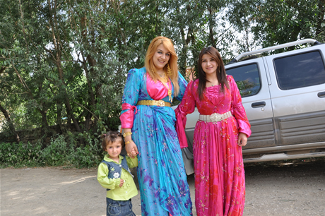 Yüksekova'da 23-24 Temmuz 2011 tarihlerinde evlenen bazı çiftleri sizler için sayfamıza taşıdık. Yüksekova Güncel Ailesi olarak tüm çiftlerimize mutluluklar diliyoruz...