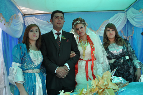 Yüksekova'da 23-24 Temmuz 2011 tarihlerinde evlenen bazı çiftleri sizler için sayfamıza taşıdık. Yüksekova Güncel Ailesi olarak tüm çiftlerimize mutluluklar diliyoruz...