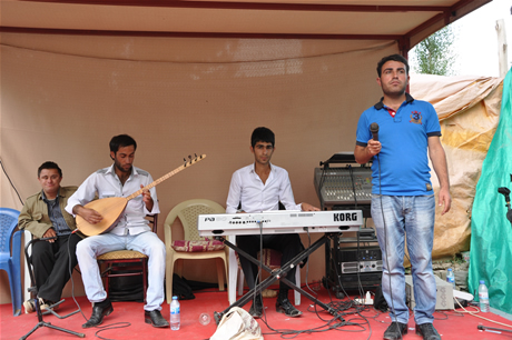 Yüksekova'da 23-24 Temmuz 2011 tarihlerinde evlenen bazı çiftleri sizler için sayfamıza taşıdık. Yüksekova Güncel Ailesi olarak tüm çiftlerimize mutluluklar diliyoruz...