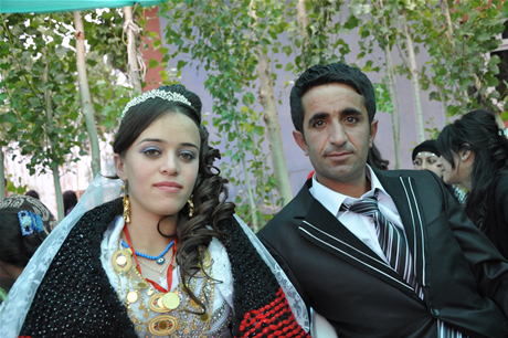 Yüksekova'da 23-24 Temmuz 2011 tarihlerinde evlenen bazı çiftleri sizler için sayfamıza taşıdık. Yüksekova Güncel Ailesi olarak tüm çiftlerimize mutluluklar diliyoruz...