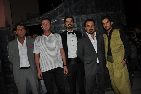 Yüksekova'da 23-24 Temmuz 2011 tarihlerinde evlenen bazı çiftleri sizler için sayfamıza taşıdık. Yüksekova Güncel Ailesi olarak tüm çiftlerimize mutluluklar diliyoruz...