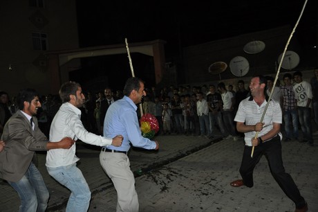 Yüksekova'da 23-24 Temmuz 2011 tarihlerinde evlenen bazı çiftleri sizler için sayfamıza taşıdık. Yüksekova Güncel Ailesi olarak tüm çiftlerimize mutluluklar diliyoruz...
