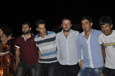 Yüksekova'da 23-24 Temmuz 2011 tarihlerinde evlenen bazı çiftleri sizler için sayfamıza taşıdık. Yüksekova Güncel Ailesi olarak tüm çiftlerimize mutluluklar diliyoruz...