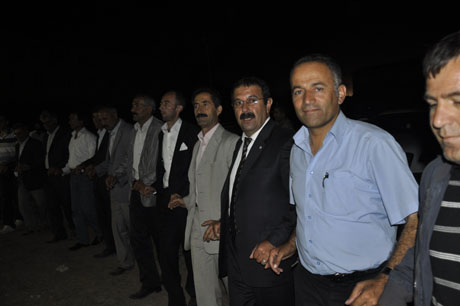 Yüksekova'da 23-24 Temmuz 2011 tarihlerinde evlenen bazı çiftleri sizler için sayfamıza taşıdık. Yüksekova Güncel Ailesi olarak tüm çiftlerimize mutluluklar diliyoruz...