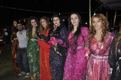 Yüksekova'da 23-24 Temmuz 2011 tarihlerinde evlenen bazı çiftleri sizler için sayfamıza taşıdık. Yüksekova Güncel Ailesi olarak tüm çiftlerimize mutluluklar diliyoruz...