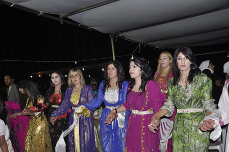 Yüksekova'da 23-24 Temmuz 2011 tarihlerinde evlenen bazı çiftleri sizler için sayfamıza taşıdık. Yüksekova Güncel Ailesi olarak tüm çiftlerimize mutluluklar diliyoruz...