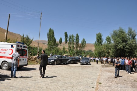 Mustafa Zeydan binlerce kişi tarafından toprağa verildi.