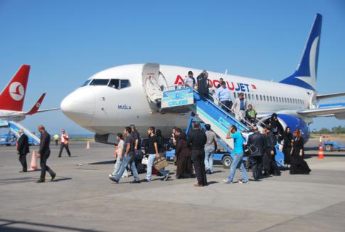 Mustafa Zeydan binlerce kişi tarafından toprağa verildi.