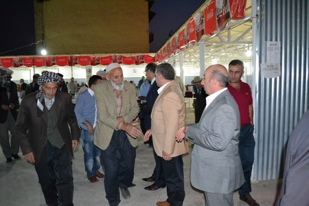 Yüksekova Ticaret ve Sanayi Odası Başkanlığı Yüksekovadaki esnaflara  bir iftar yemeği verdi.