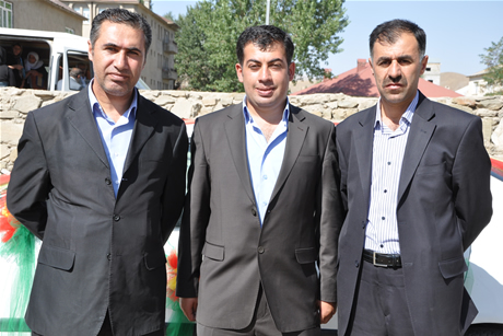 Yüksekova'da 03-04 Eylül 2011 tarihlerinde evlenen bazı çiftleri sizler için sayfamıza taşıdık. Yüksekova Güncel Ailesi olarak tüm çiftlerimize mutluluklar diliyoruz...