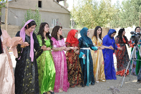 Yüksekova'da 03-04 Eylül 2011 tarihlerinde evlenen bazı çiftleri sizler için sayfamıza taşıdık. Yüksekova Güncel Ailesi olarak tüm çiftlerimize mutluluklar diliyoruz...