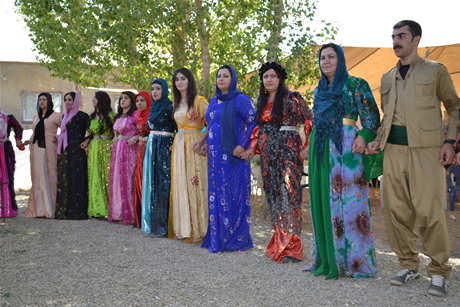 Yüksekova'da 03-04 Eylül 2011 tarihlerinde evlenen bazı çiftleri sizler için sayfamıza taşıdık. Yüksekova Güncel Ailesi olarak tüm çiftlerimize mutluluklar diliyoruz...