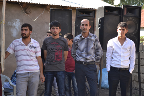 Yüksekova'da 03-04 Eylül 2011 tarihlerinde evlenen bazı çiftleri sizler için sayfamıza taşıdık. Yüksekova Güncel Ailesi olarak tüm çiftlerimize mutluluklar diliyoruz...